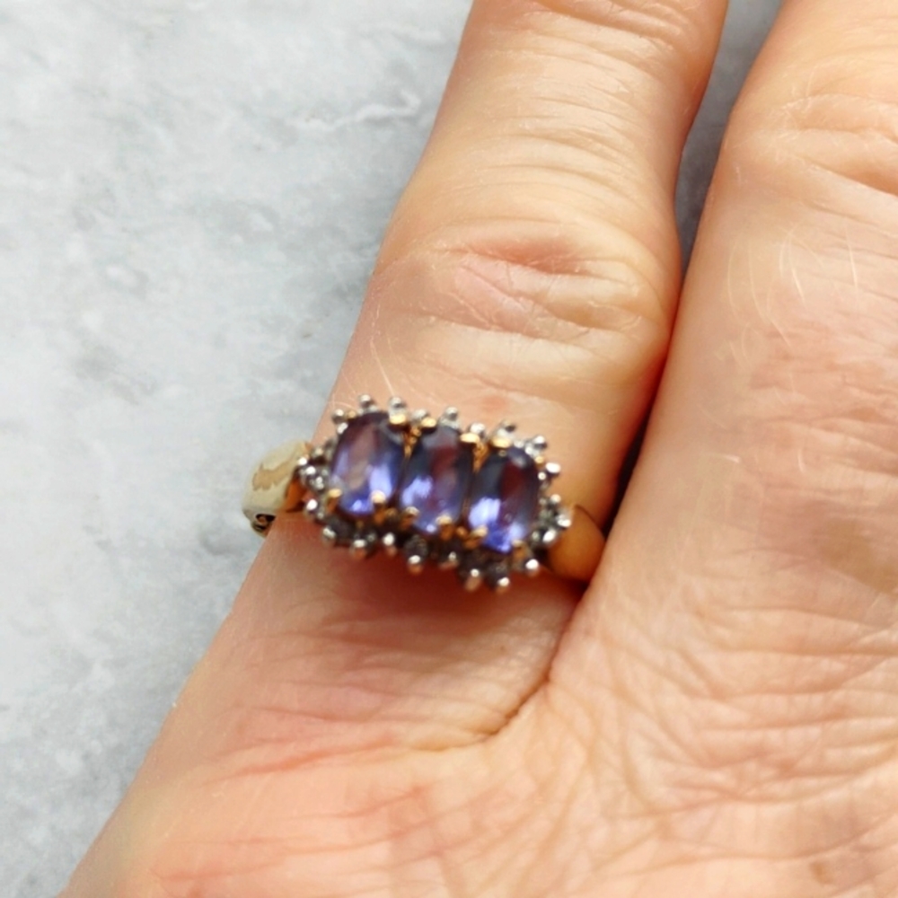 Gorgeous Amethyst & Diamond Ring  10K Gold BgjA